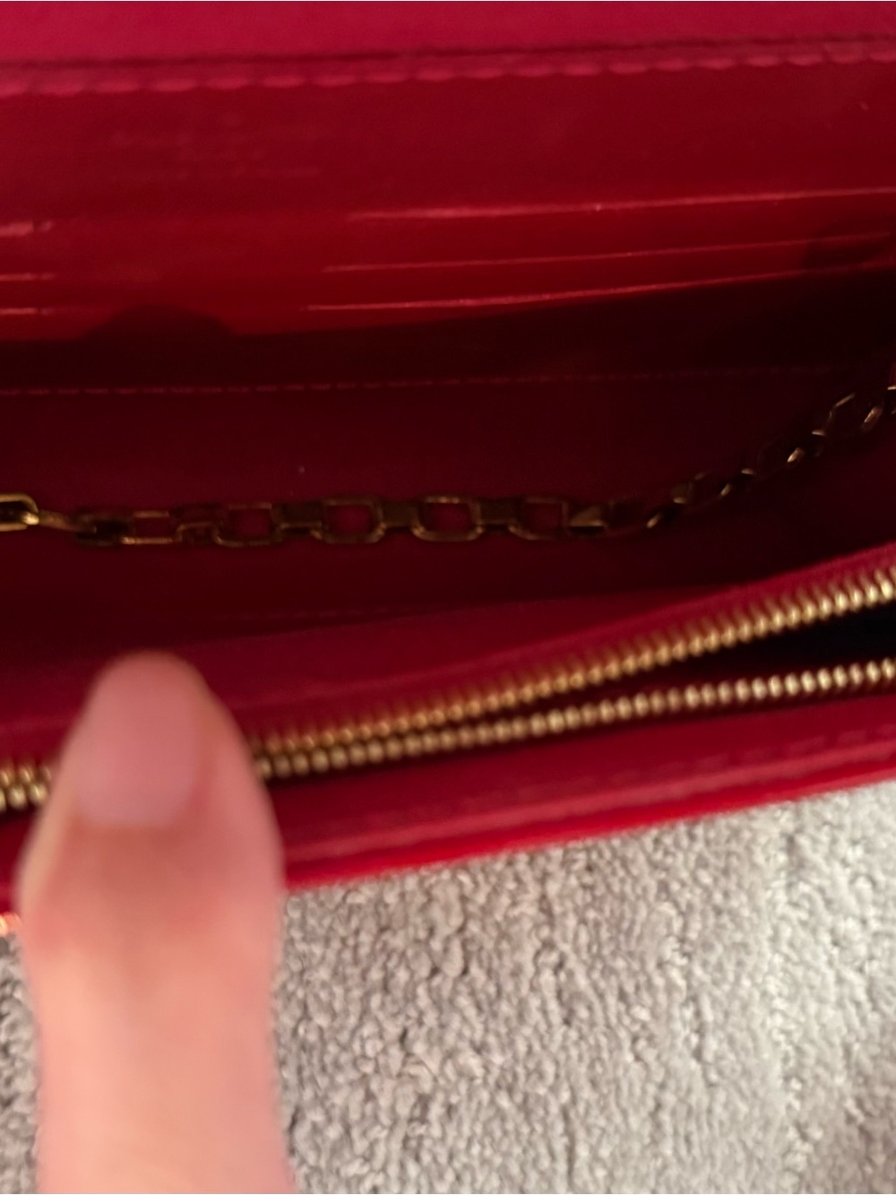 Louis Vuitton Vernis Ana Red Patent Leather Clutch - Picture 4 of 7